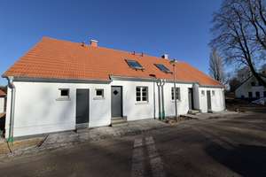 Neubau-Doppelhaushälfte in historischem Quartier