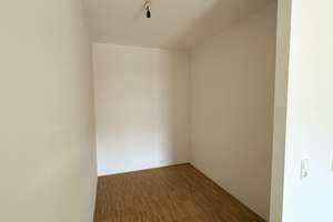 Vier auf einen Schlag – Václav-Havel-Platz 10, 53121 Endenich, Bonn – Vorschaubild 7