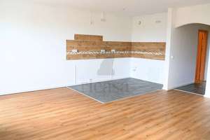 Attraktive 3-Raumwohnung mit Aufzug & Balkon – Wohnen mit Weitblick in Chemnitz-Helbersdorf – Wenzel-Verner-Straße 27, 9120 Helbersdorf, Chemnitz – Vorschaubild 2