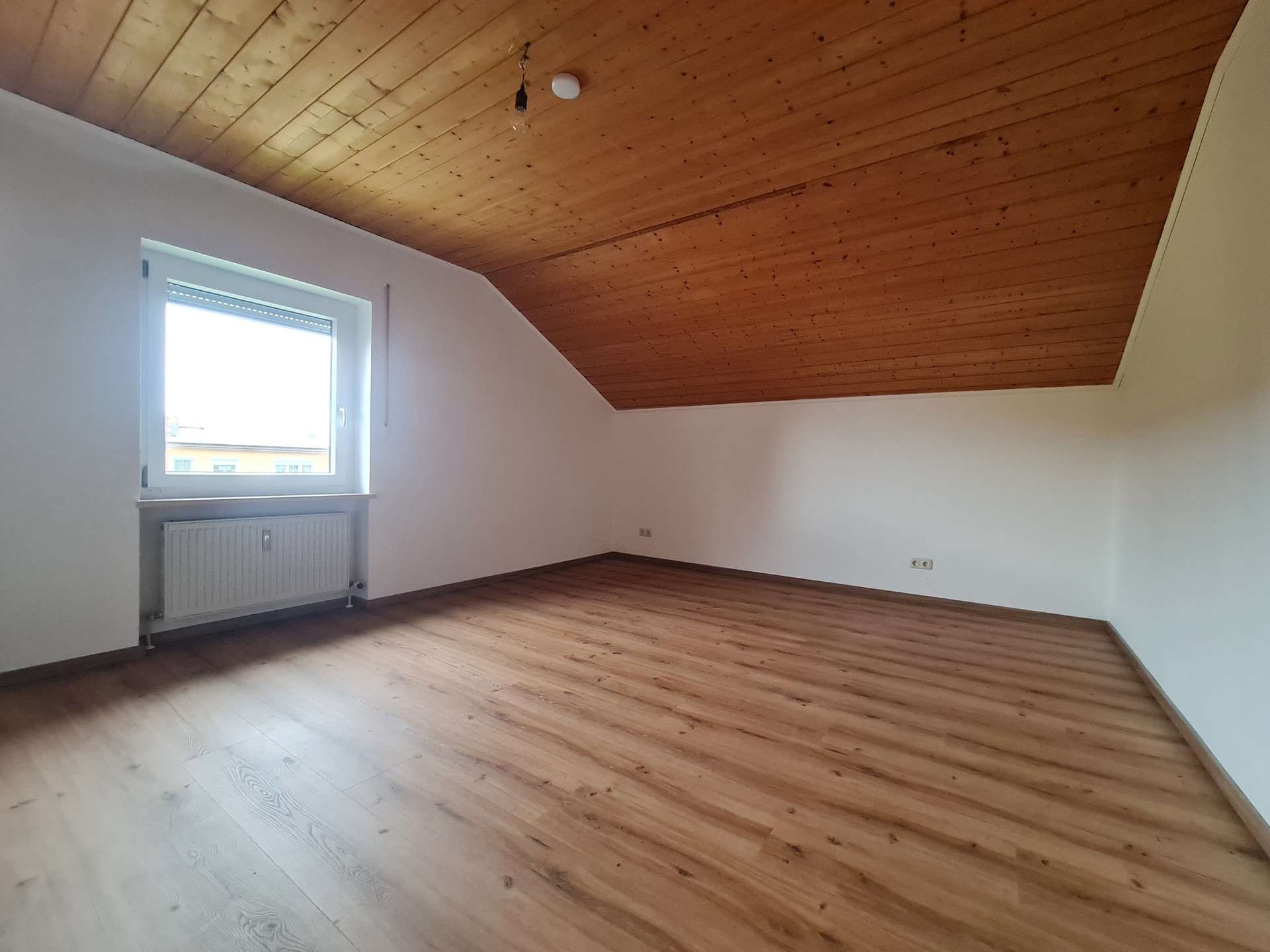 Immobilie in Salzweg - Tolles Wohnhaus mit Traumgarten vor den Toren Passaus. Familienglück oder Kapitalanlage oder beides? - Bild 4