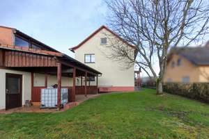 Zweifamilienhaus mit Garten und Doppelgarage in Neuhof- Hattenhof – Die vollständige Adresse der Immobilie erhältst du vom Anbieter., 36119 Neuhof – Vorschaubild 2