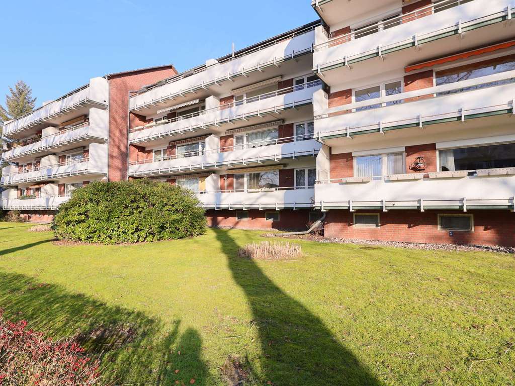 Immobilie in Bad Bramstedt - Modernisierte 3-Zimmer-Wohnung mit Balkon im Herzen von Bad Bramstedt! - Bild 0
