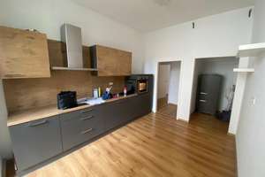 Großzügige 2-Raum-Wohnung mit schicker EBK und großem Balkon ins Grüne in Stadtfeld-Ost