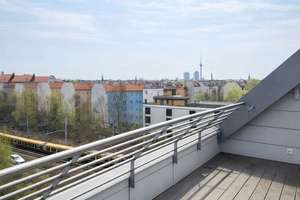 Traumhafte 4,5-Zimmer- Dachgeschosswohnung  in begehrter Kiezlage im Helmholtz-Kiez – Die vollständige Adresse der Immobilie erhältst du vom Anbieter., 10439 Prenzlauer Berg, Berlin – Vorschaubild 1