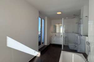 Penthouse-Flair mit großzügiger Sonnenterrasse, Licht, Raum und traumhaftem Ausblick! – Die vollständige Adresse der Immobilie erhältst du vom Anbieter., 80809 Am Riesenfeld, München – Vorschaubild 14