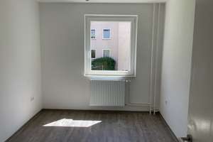 Ansprechende, sanierte und kleine 3-Zimmer-Wohnung mit Balkon, sofort anmietbar! – Effengrube 5, 23552 Innenstadt, Lübeck – Vorschaubild 4