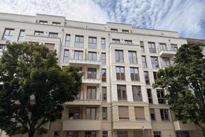 Erstbezug im Dachgeschoss: 3 Zimmer, zwei Dachterrassen und Klimaanlage in Prenzlauer Berg