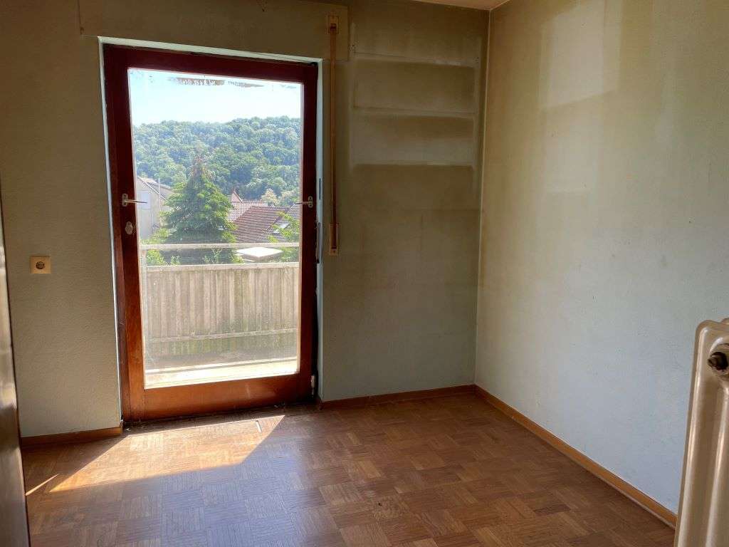 Immobilie in Hessigheim - Großzügige  Doppelhaushälfte mit Wintergarten, Balkon, Garage und sep. Schulungsraum, aufgetei - Bild 7