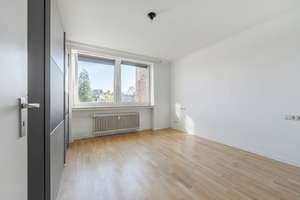 Lichtdurchflutete 3-Zimmer-Wohnung in bevorzugter Lage in Düsseldorf-Oberkassel – Die vollständige Adresse der Immobilie erhältst du vom Anbieter., 40545 Oberkassel, Düsseldorf – Vorschaubild 16