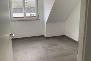 Moderne, sehr hochwertig ausgestattete 4,5 Zimmer-DG-Wohnung * EBK * großer Balkon * TG-Stellplatz – 71069 Sindelfingen – Vorschaubild 10