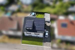 Charmante DHH mit großem Garten, Photovoltaikanlage & Garage