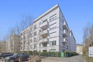 Modern & Bezugsfrei! 2-Zimmer Wohnung mit Balkon, Lift und Einbauküche in Wilmersdorf