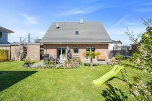 Energieeffizientes Kapitänshaus mit Dachterrasse in ruhiger Lage von Laboe – Die vollständige Adresse der Immobilie erhältst du vom Anbieter., 24235 Laboe – Vorschaubild 48