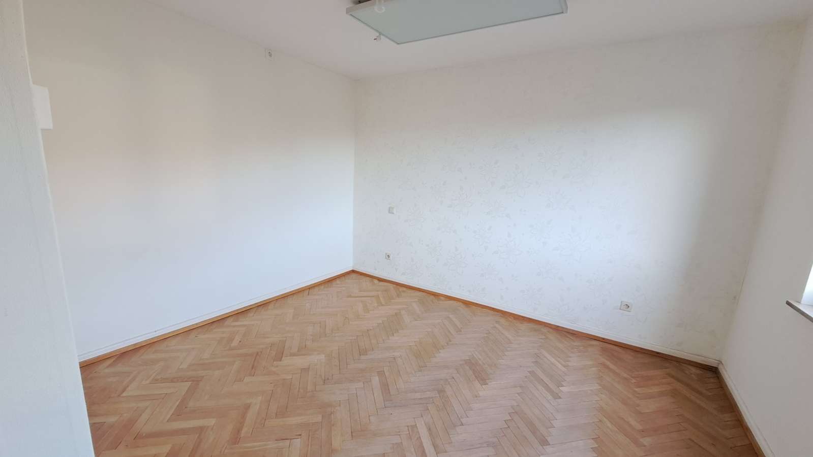 Immobilie in Lonsee - Geräumiges Einfamilienhaus mit Ausbaumöglichkeiten, großem Garten und Garage! - Bild 6