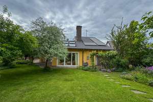 Stilvoll modernisiertes Zweifamilienhaus mit großem Südgarten in ruhiger Bestlage von Neusäß – Die vollständige Adresse der Immobilie erhältst du vom Anbieter., 86356 Neusäß – Vorschaubild 12