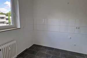 Frisch renovierte 2-Zimmer-Wohnung mit Balkon – Hasselstraße 161, 42651 Solingen – Vorschaubild 4