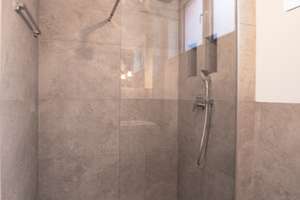 Feldrandlage! Moderne Neubau-Villa in Würzburg – Erstbezug nahe Uniklinik – Steinlein 42, 97078 Versbach, Würzburg – Vorschaubild 9
