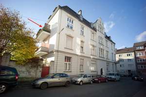 Modernisierte und großzügige 3-Zimmer-Altbauwohnung mit Balkon