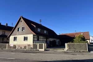 Großes Fachwerkhaus – Potential zur Selbstverwirklichung! – Die vollständige Adresse der Immobilie erhältst du vom Anbieter., 76532 Sandweier, Baden-Baden – Vorschaubild 1