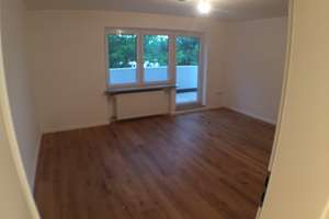 Helle und ruhige 3,5 Zi. Wohnung, Parkett, umlaufender W/N-Balkon, Aufzug, Keller, Mü.-Solln