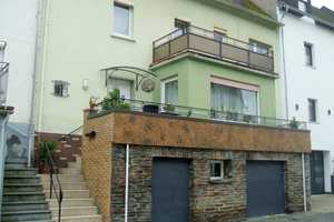 +++NEUER PREIS+++ Interessantes 1-3 Familienhaus mit Garagen, Terrassen, Garten, Werkstattgebäude – Cochem-Zell (Kreis) – Vorschaubild 1
