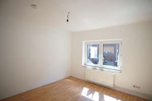 ~ Erdgeschoss wenige Stufen + BALKON + DUSCHE + WANNE~ – Fontanestraße 12, 47139 Beeck, Duisburg – Vorschaubild 2
