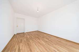 2 Zimmer, Balkon und Echtholzparkett – frisch renoviert – 4299 Stötteritz, Leipzig – Vorschaubild 2