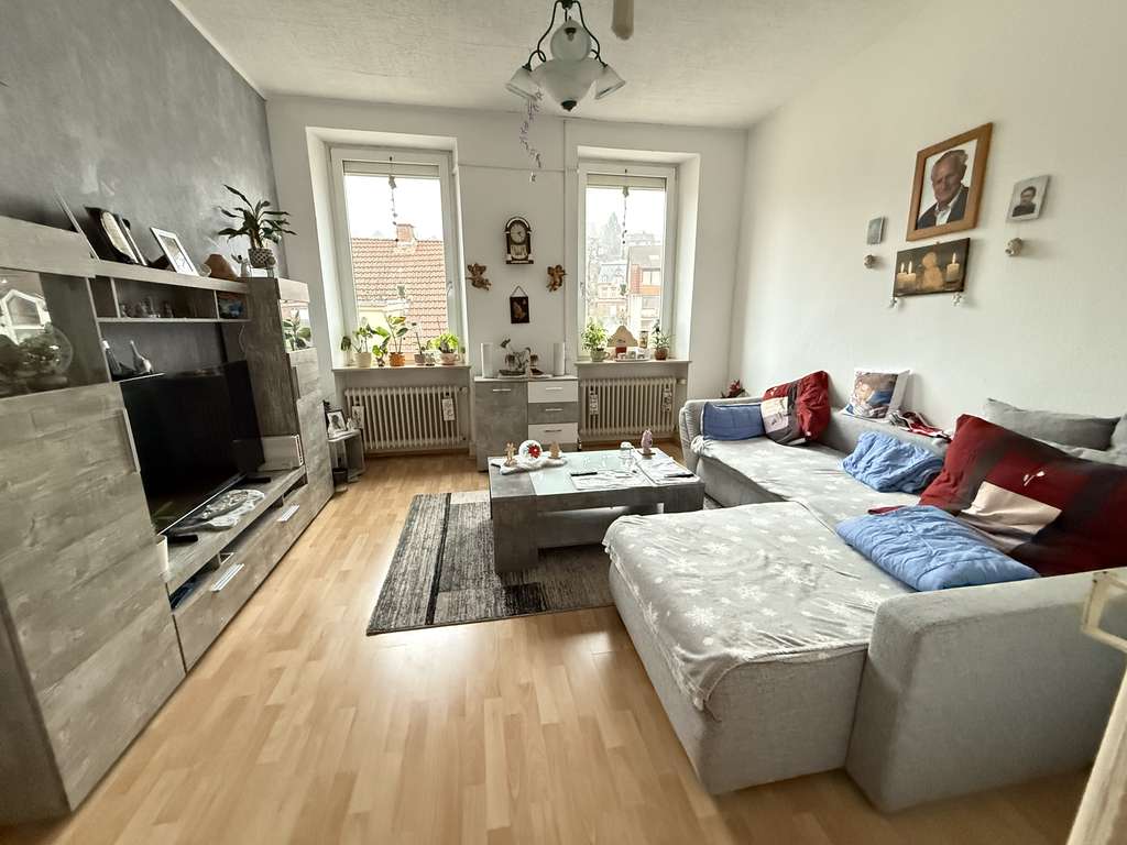 Immobilie in Neustadt an der Weinstraße - 4-Parteien Mehrfamilienhaus mit attraktiver Mietrendite. Zustand: Gepflegt / Teilmodernisiert - Bild 0