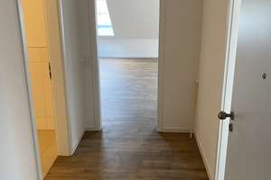 Moderne 2-Zimmer-Wohnung im Dachgeschoss – Frankfurter Str. 714, 51145 Eil, Köln – Vorschaubild 3