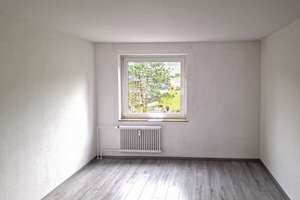 Gemütliche 3-Zimmer Wohnung - Einzugsbereit ab August! WBS erforderlich – Emil-Nohl-Straße 74, 42897 Hasenberg, Remscheid – Vorschaubild 2