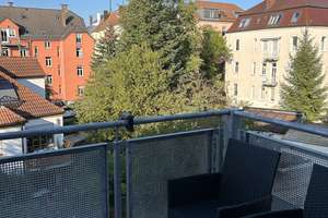 Altbau-Charme im Herzen von Göggingen: Stilvolle 3-Zimmer-Wohnung mit Balkon und EBK  – Bergstraße 6, 86199 Göggingen-Nordwest, Augsburg – Vorschaubild 5