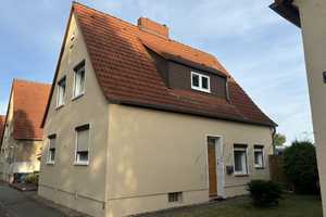 Stilvolles Wohnen in Stendal Nord: Doppelhaushälfte mit Wintergarten und Doppelgarage – Stendal (Kreis) – Vorschaubild 1