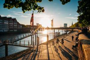 Welch ein Blick! 6.OG - Schöne 2-Zimmer-Wohnung in Bremer Altstadt zu vermieten!