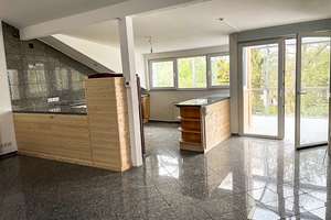 Großzügige 5,5-Zimmer-Dachgeschosswohnung mit Wintergarten und Aufzug direkt in die Wohnung – 44135 Kaiserbrunnen, Dortmund – Vorschaubild 9