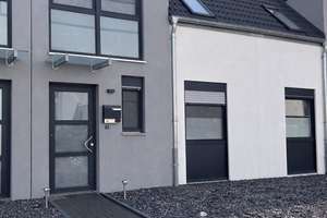 Bottrop–Kirchhellen: Modernes Mittelreihenhaus im Neubaugebiet – Garten, EBK, Garage, Stellplätze – Pater-Dieckmann-Straße 20b, 46244 Kirchhellen-Mitte, Bottrop – Vorschaubild 1
