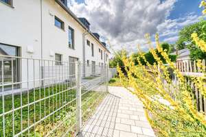 +++FAMILIENSCHATZ+++
Reihenmittelhaus in München - Allach das auf IHRE Wünsche wartet
BEZUGSFERTIG – Die vollständige Adresse der Immobilie erhältst du vom Anbieter., 80999 Untermenzing, München – Vorschaubild 2