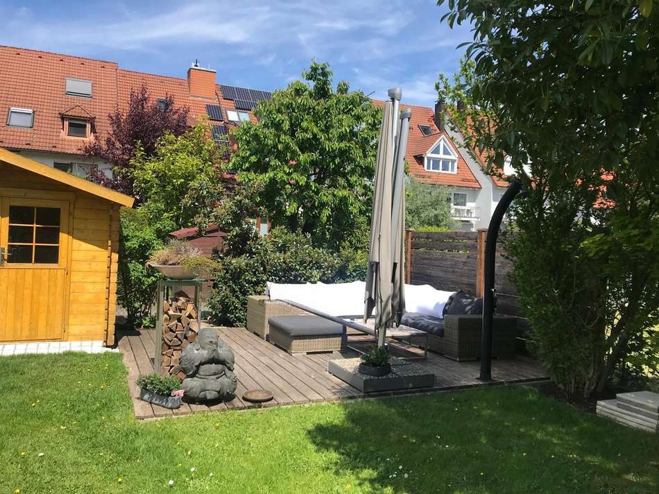 Sonnenterrasse im Garten