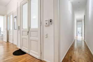 Luxuriöse sanierte Altbauwohnung in Bestlage – Mit Dachterrasse, Stellplatz und Blick ins Grüne – Die vollständige Adresse der Immobilie erhältst du vom Anbieter., 40217 Unterbilk, Düsseldorf – Vorschaubild 12