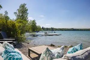 Unikat in erster See Linie mit Seeufergrundstück, Steg, Bootsliegeplatz und Boje – Starnberg (Kreis) – Vorschaubild 1