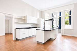 Exklusive 4-Zimmer-Wohnung in Bestlage Frankfurts – sonniger Balkon, Designerküche & Skylineblick – 60325 Westend-Süd, Frankfurt am Main – Vorschaubild 2