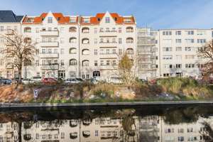 Wohnen am Wasser: Altbauwohnung mit Balkon und Wasserblick bezugsfrei zum 01.04.2027 – Kiehlufer 59, 12059 Neukölln (Ortsteil), Berlin – Vorschaubild 2