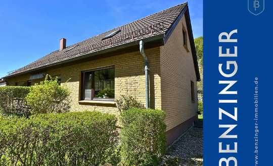 Familienleben in Bad Urach – großzügiges Haus mit Bachgrundstück, Sauna und Kaminofen