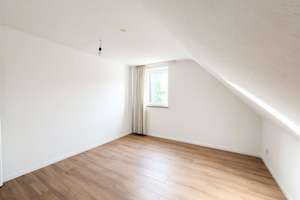 Wohnqualität zum Wohlfühlen – modernisierte Dachgeschosswohnung mit Gartennutzung – Die vollständige Adresse der Immobilie erhältst du vom Anbieter., 45239 Werden, Essen – Vorschaubild 6