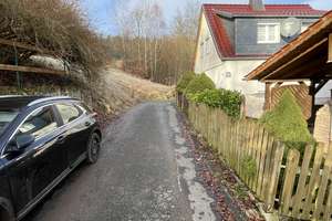 In schöner Ortsrand-/ Aussichtslage: Gepfl. EFH, u. a. mit Wintergarten, Kaminofen, Fußbodenheizung – Alte Weinstraße 33, 98554 Benshausen – Vorschaubild 8