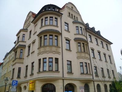 Schicke Wohnung m 3.OG mit Fahrstuhl in zentraler Lage mit 8 Zimmern, Wintergarten und Terrasse