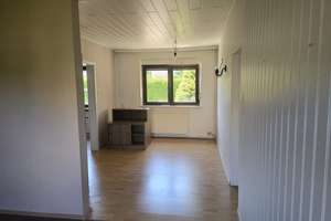 Ruhig gelegenes Einfamilienhaus mit zwei Garagen! – Die vollständige Adresse der Immobilie erhältst du vom Anbieter., 6749 Bitterfeld-Wolfen – Vorschaubild 11