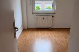 In begehrter Wohnlage, Nähe Fahrradtrasse. Mit neuer Einbauküche. Erdgeschoss Whg. mit Balkon. – Grunertstraße 52, 45143 Altendorf, Essen – Vorschaubild 11