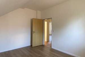 " Gemütliches Wohnen" Renovierte 3-Zi. Altbau-Wohnung mit Balkon in OL-Osternburg – Die vollständige Adresse der Immobilie erhältst du vom Anbieter., 26135 Osternburg, Oldenburg (Oldenburg) – Vorschaubild 6
