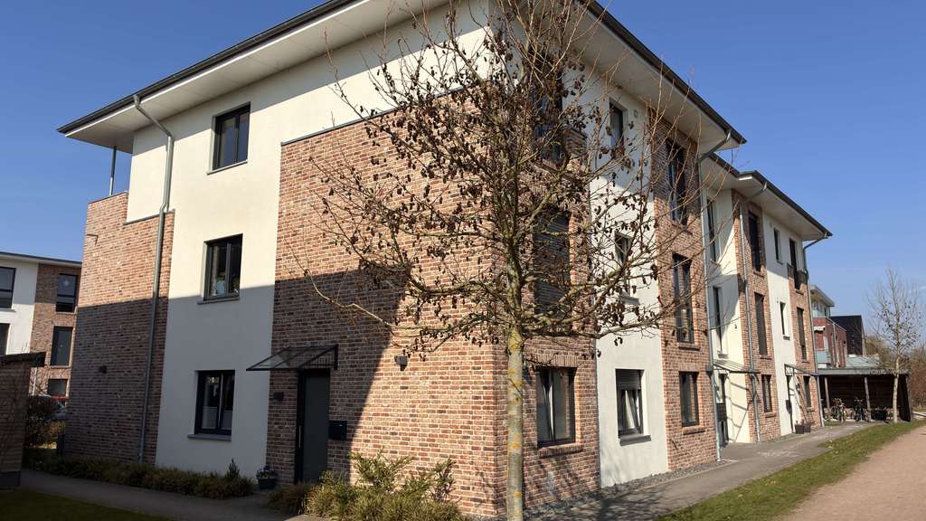 Immobilie in Hasloh - Lichtdurchflutete 4-Zimmer-Eigentumswohnung mit großem Balkon – provisionsfrei - Bild 1