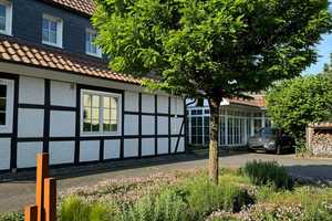 Luxus trifft Landidylle: Traumhaus in Isernhagen – Hannover (Kreis) – Vorschaubild 1